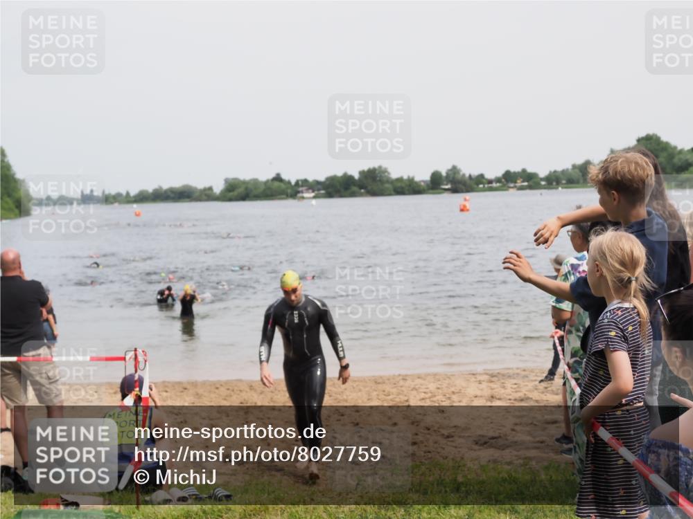 21.06.2025 - 27. Vierlanden-Triathlon MichiJ http://msf.ph/oto/8027759 15.06.2026 10:58:09 Schwimmen 640, 762, 769 meine-sportfotos.de