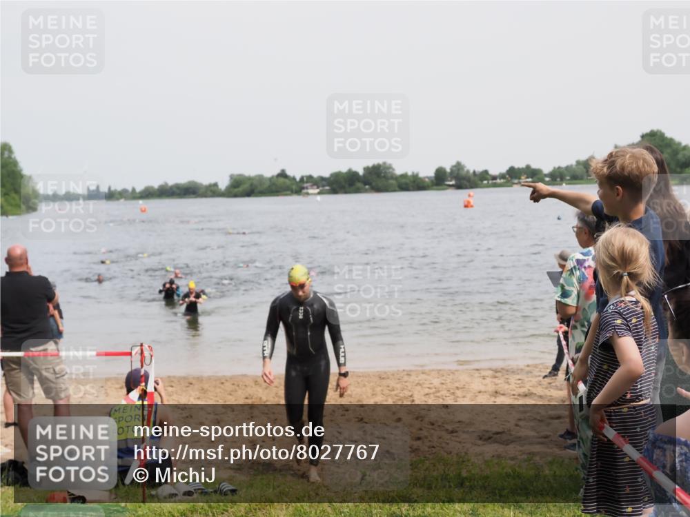 21.06.2025 - 27. Vierlanden-Triathlon MichiJ http://msf.ph/oto/8027767 15.06.2026 10:58:10 Schwimmen 640, 762, 769 meine-sportfotos.de
