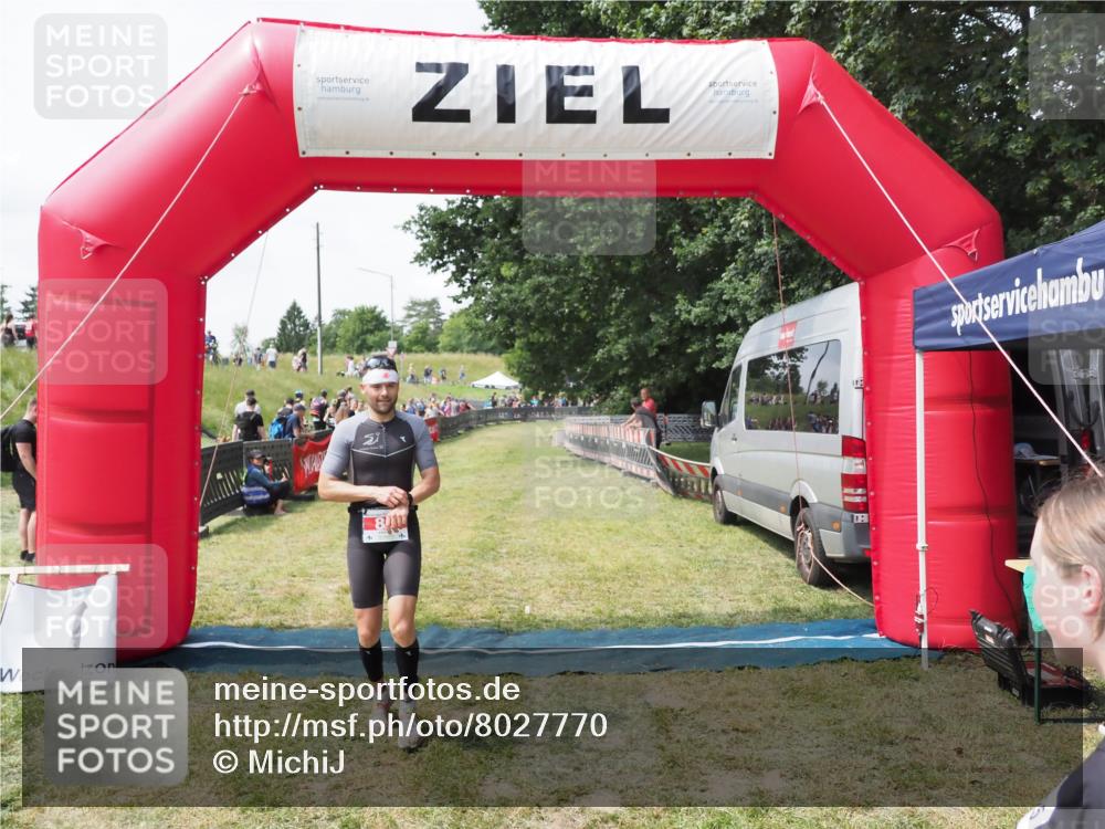 21.06.2025 - 27. Vierlanden-Triathlon MichiJ http://msf.ph/oto/8027770 15.06.2026 12:08:15 Ziel 87 meine-sportfotos.de