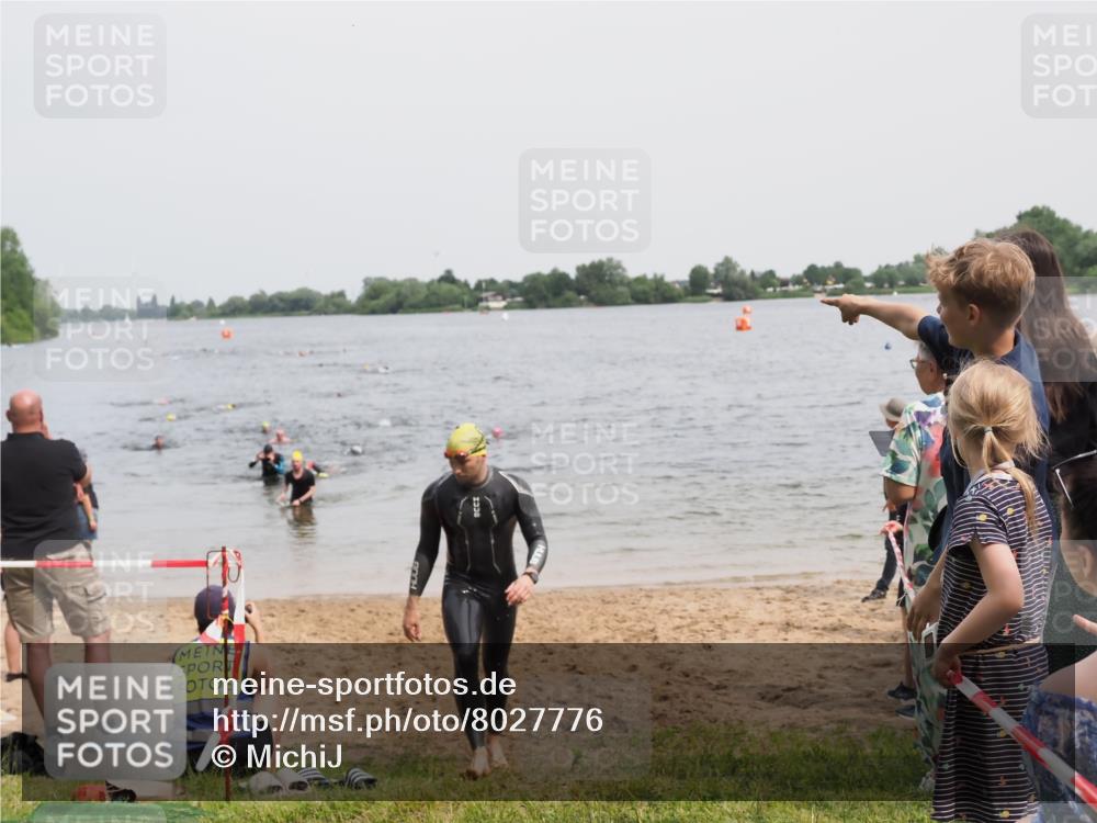21.06.2025 - 27. Vierlanden-Triathlon MichiJ http://msf.ph/oto/8027776 15.06.2026 10:58:10 Schwimmen 640, 762, 769 meine-sportfotos.de