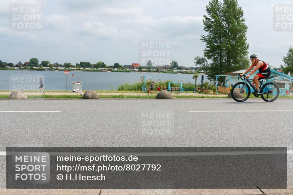 21.06.2025 - 27. Vierlanden-Triathlon H.Heesch http://msf.ph/oto/8027792 15.06.2025 12:19:49 Radfahren 678, 743, 903 meine-sportfotos.de