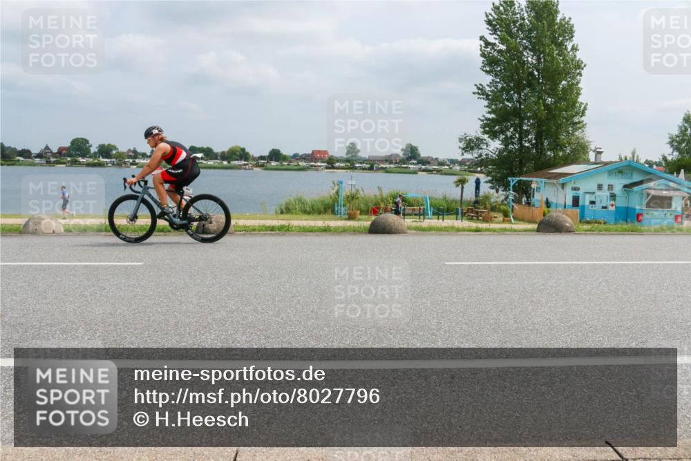 21.06.2025 - 27. Vierlanden-Triathlon H.Heesch http://msf.ph/oto/8027796 15.06.2025 12:19:49 Radfahren 678, 743, 903 meine-sportfotos.de