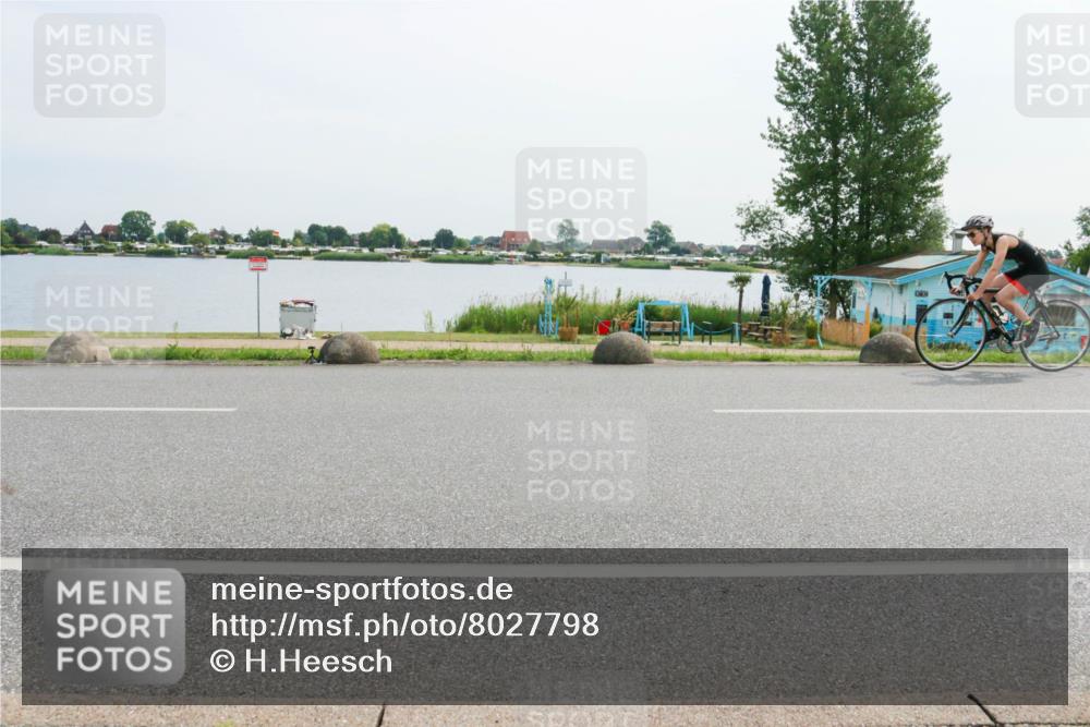 15.06.2025 - 27. Vierlanden-Triathlon H.Heesch http://msf.ph/oto/8027798 15.06.2025 10:28:36 Radfahren 138, 519, 532, 535, 569 meine-sportfotos.de
