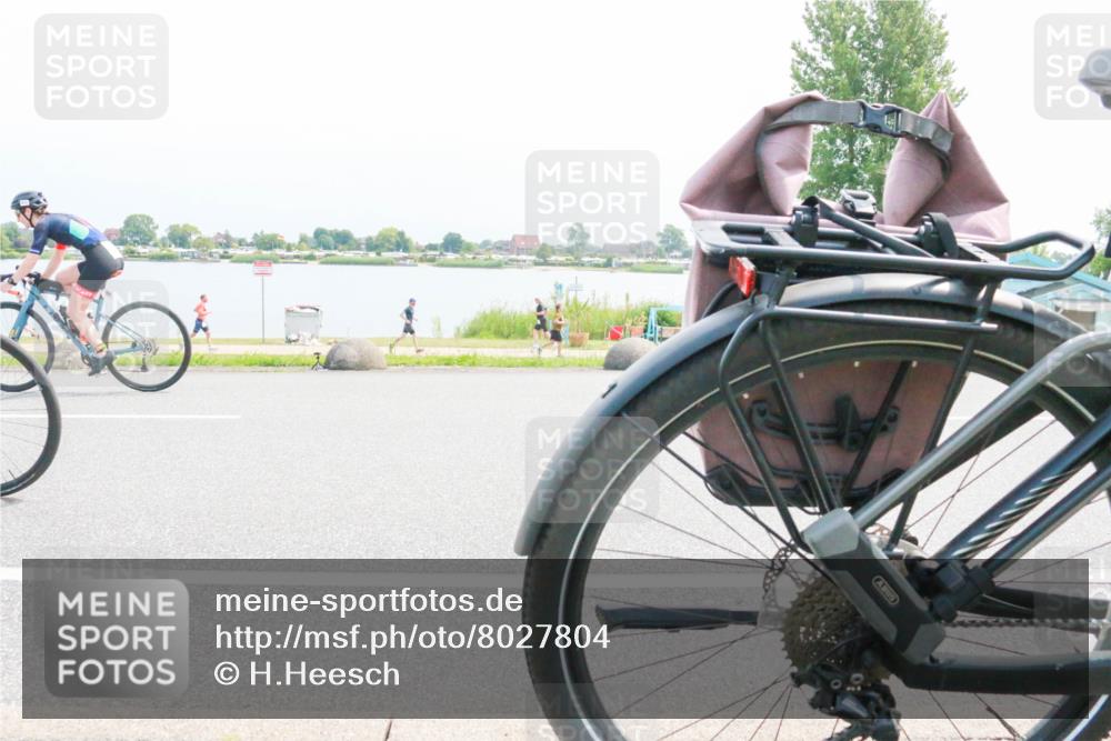 15.06.2025 - 27. Vierlanden-Triathlon H.Heesch http://msf.ph/oto/8027804 15.06.2025 11:22:28 Radfahren 218, 767, 920 meine-sportfotos.de
