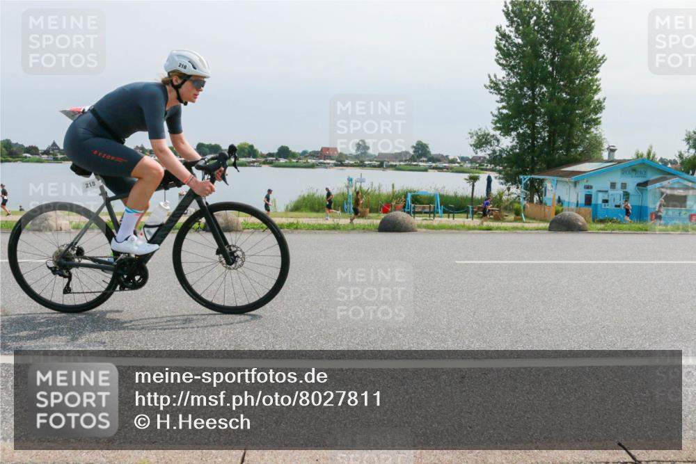 15.06.2025 - 27. Vierlanden-Triathlon H.Heesch http://msf.ph/oto/8027811 15.06.2025 11:22:28 Radfahren 218, 767, 920 meine-sportfotos.de