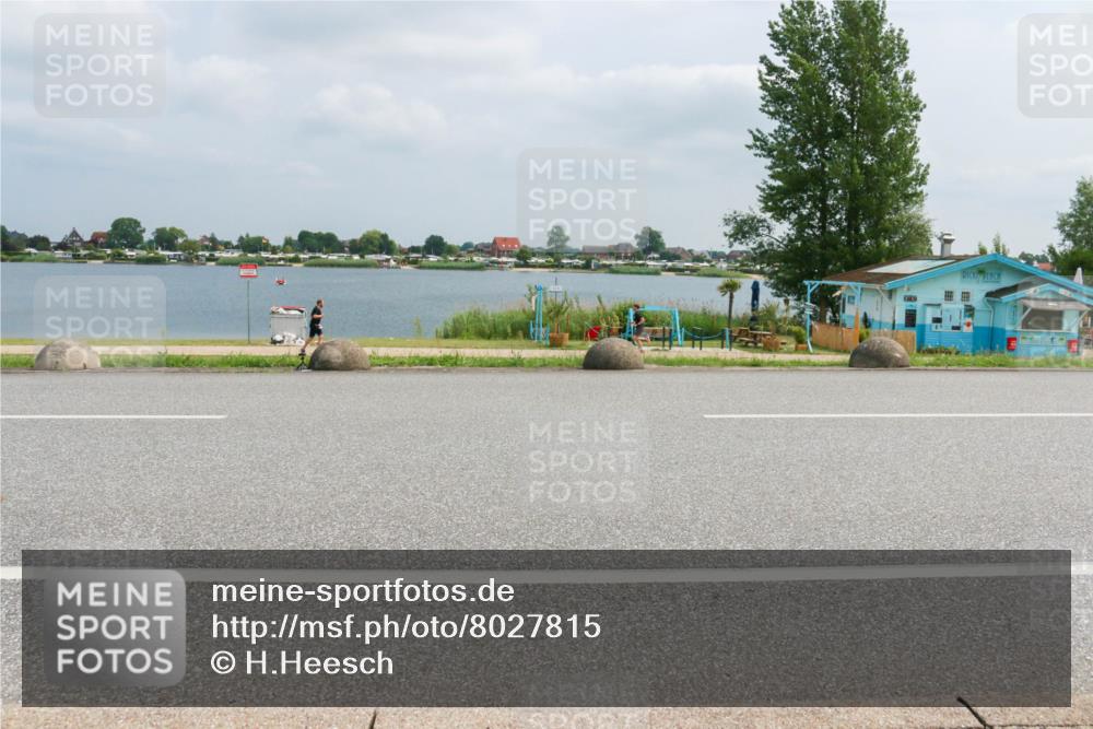 21.06.2025 - 27. Vierlanden-Triathlon H.Heesch http://msf.ph/oto/8027815 15.06.2025 12:19:59 Radfahren 782 meine-sportfotos.de