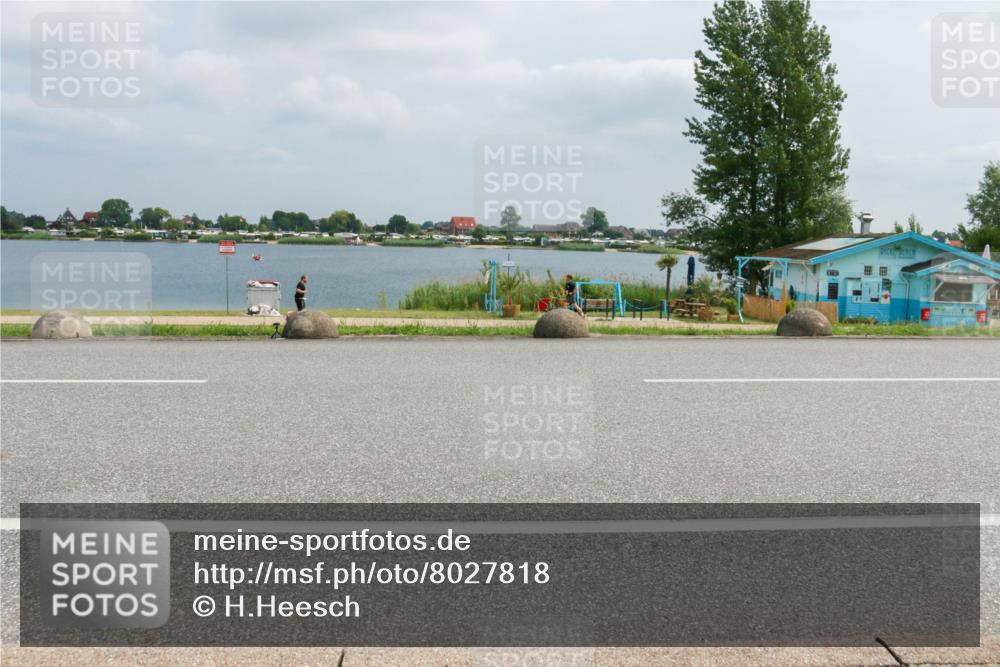 21.06.2025 - 27. Vierlanden-Triathlon H.Heesch http://msf.ph/oto/8027818 15.06.2025 12:19:59 Radfahren 782 meine-sportfotos.de