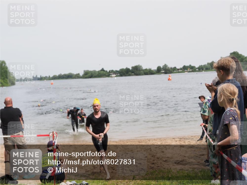 21.06.2025 - 27. Vierlanden-Triathlon MichiJ http://msf.ph/oto/8027831 15.06.2026 10:58:18 Schwimmen 710, 762, 769 meine-sportfotos.de