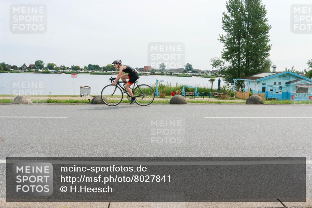 15.06.2025 - 27. Vierlanden-Triathlon H.Heesch http://msf.ph/oto/8027841 15.06.2025 10:28:36 Radfahren 138, 519, 532, 535, 569 meine-sportfotos.de