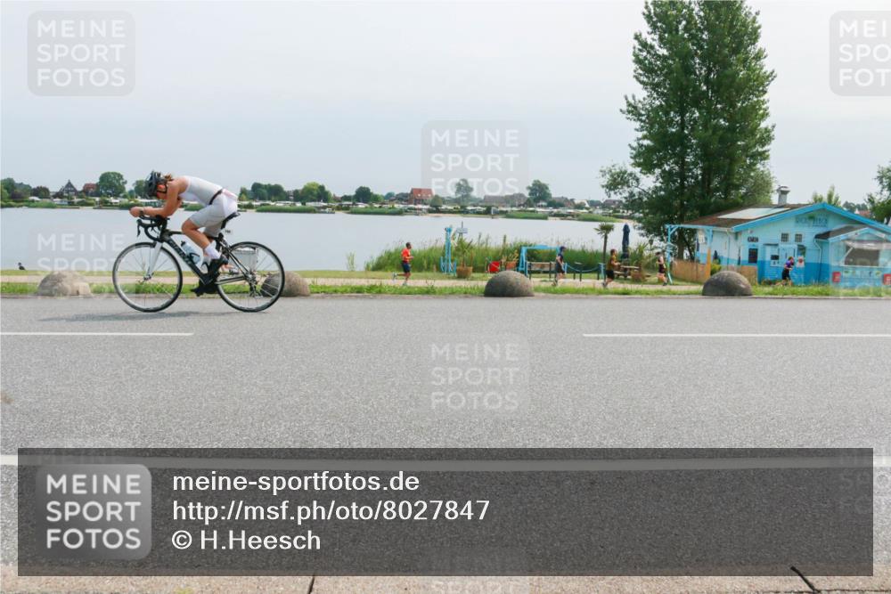 15.06.2025 - 27. Vierlanden-Triathlon H.Heesch http://msf.ph/oto/8027847 15.06.2025 11:22:30 Radfahren 198, 218, 920 meine-sportfotos.de