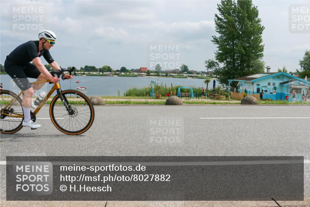 21.06.2025 - 27. Vierlanden-Triathlon H.Heesch http://msf.ph/oto/8027882 15.06.2025 12:20:29 Radfahren 751 meine-sportfotos.de