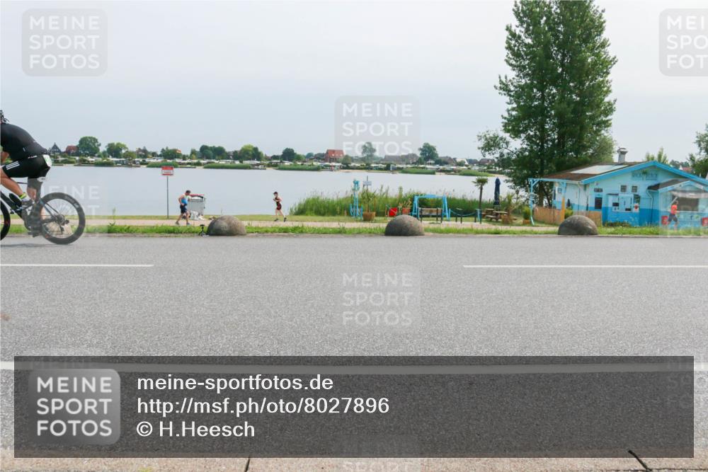 15.06.2025 - 27. Vierlanden-Triathlon H.Heesch http://msf.ph/oto/8027896 15.06.2025 11:22:36 Radfahren 74, 198, 791, 951 meine-sportfotos.de