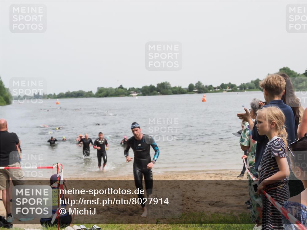 21.06.2025 - 27. Vierlanden-Triathlon MichiJ http://msf.ph/oto/8027914 15.06.2026 10:58:22 Schwimmen 643, 710, 741, 769 meine-sportfotos.de