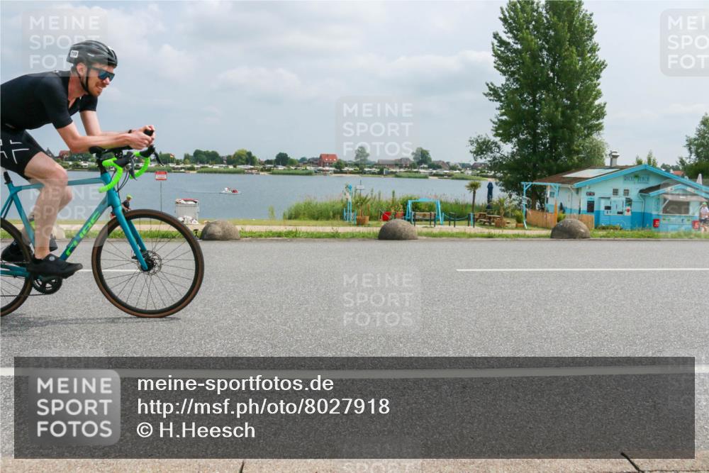21.06.2025 - 27. Vierlanden-Triathlon H.Heesch http://msf.ph/oto/8027918 15.06.2025 12:20:54 Radfahren 710 meine-sportfotos.de