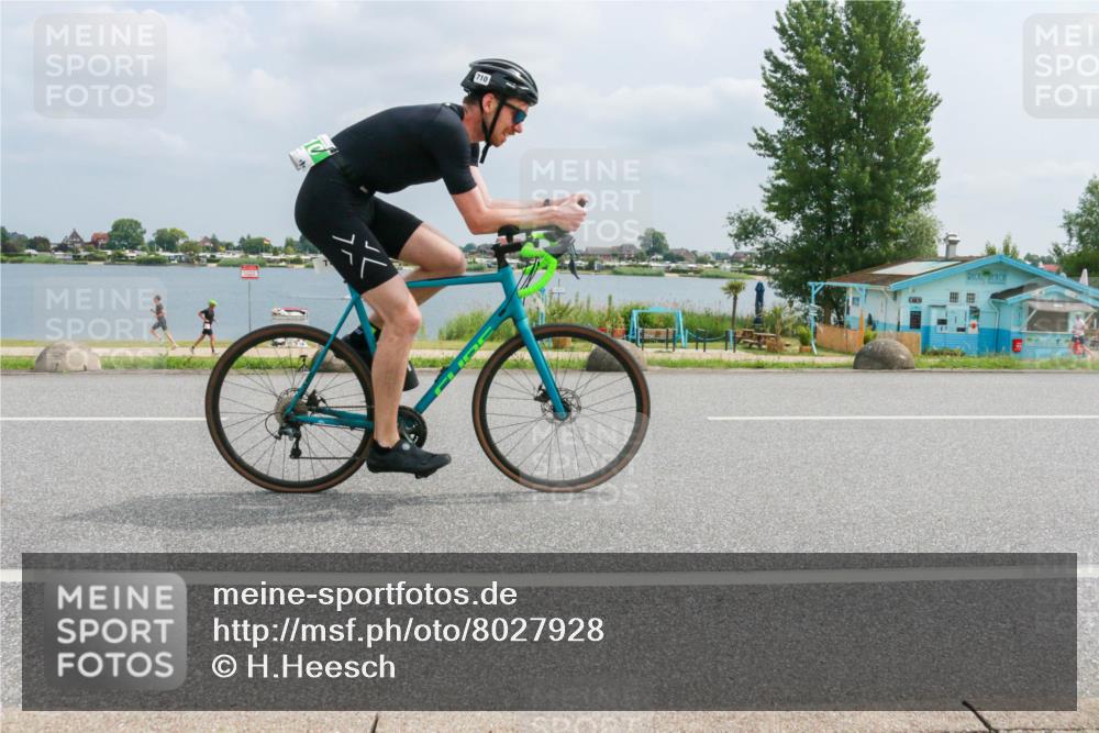 21.06.2025 - 27. Vierlanden-Triathlon H.Heesch http://msf.ph/oto/8027928 15.06.2025 12:20:54 Radfahren 710 meine-sportfotos.de