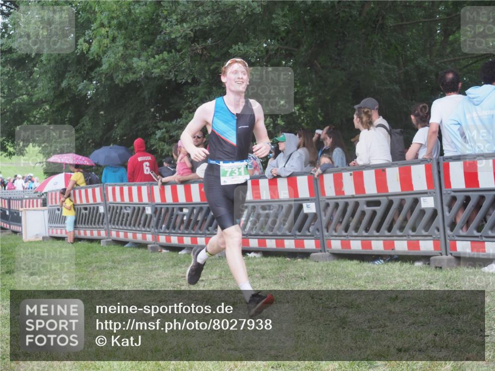 21.06.2025 - 27. Vierlanden-Triathlon KatJ http://msf.ph/oto/8027938 15.06.2025 13:31:49 Ziel 30, 731 meine-sportfotos.de
