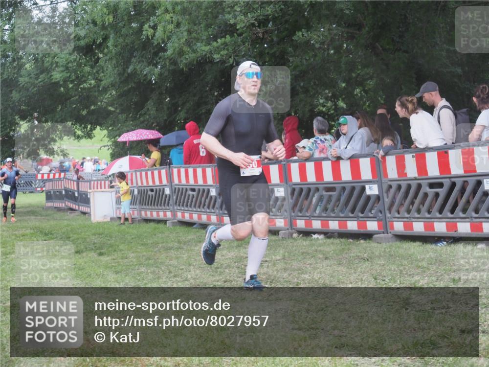 21.06.2025 - 27. Vierlanden-Triathlon KatJ http://msf.ph/oto/8027957 15.06.2025 13:31:54 Ziel 30, 836, 1072 meine-sportfotos.de