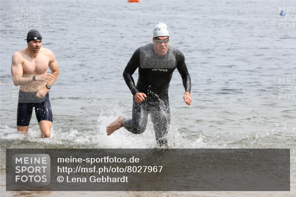 15.06.2025 - 27. Vierlanden-Triathlon Lena Gebhardt http://msf.ph/oto/8027967 15.06.2025 11:01:23 Schwimmen 717, 808, 869 meine-sportfotos.de