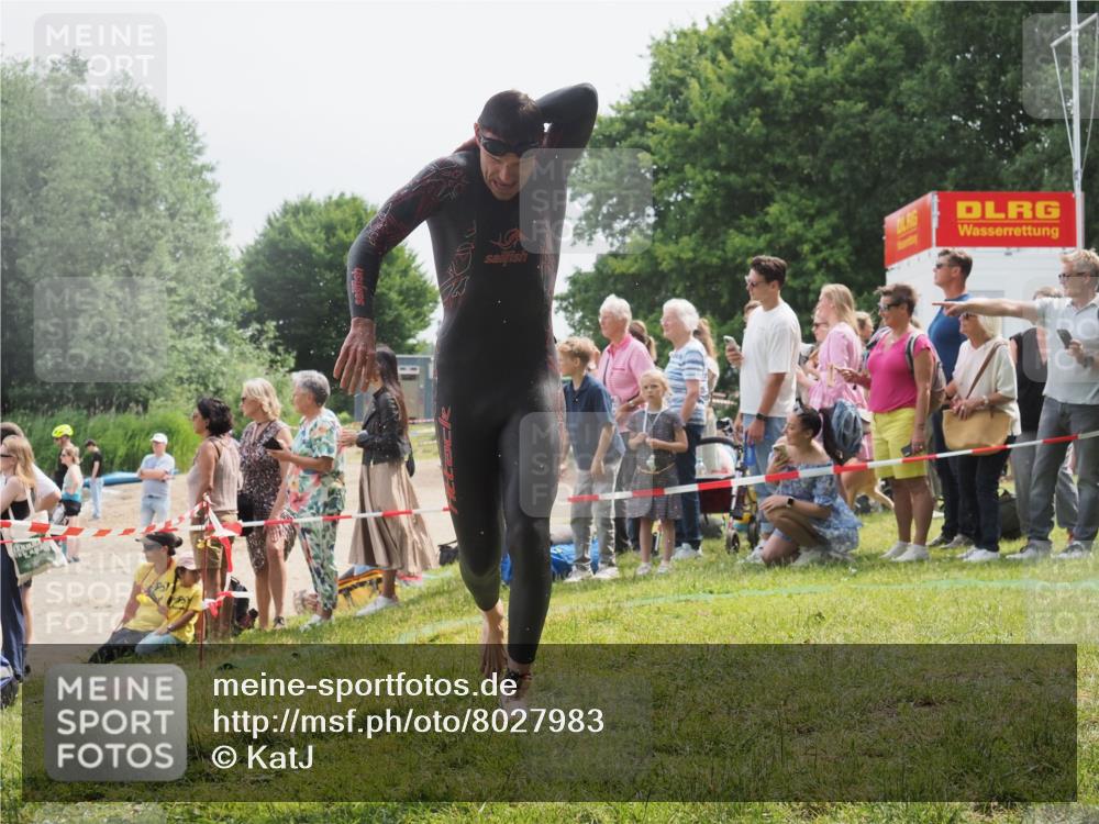 15.06.2025 - 27. Vierlanden-Triathlon KatJ http://msf.ph/oto/8027983 15.06.2025 11:02:03 Schwimmen 867 meine-sportfotos.de