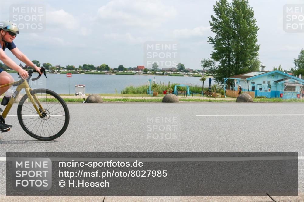 21.06.2025 - 27. Vierlanden-Triathlon H.Heesch http://msf.ph/oto/8027985 15.06.2025 12:22:03 Radfahren 794, 900, 937 meine-sportfotos.de