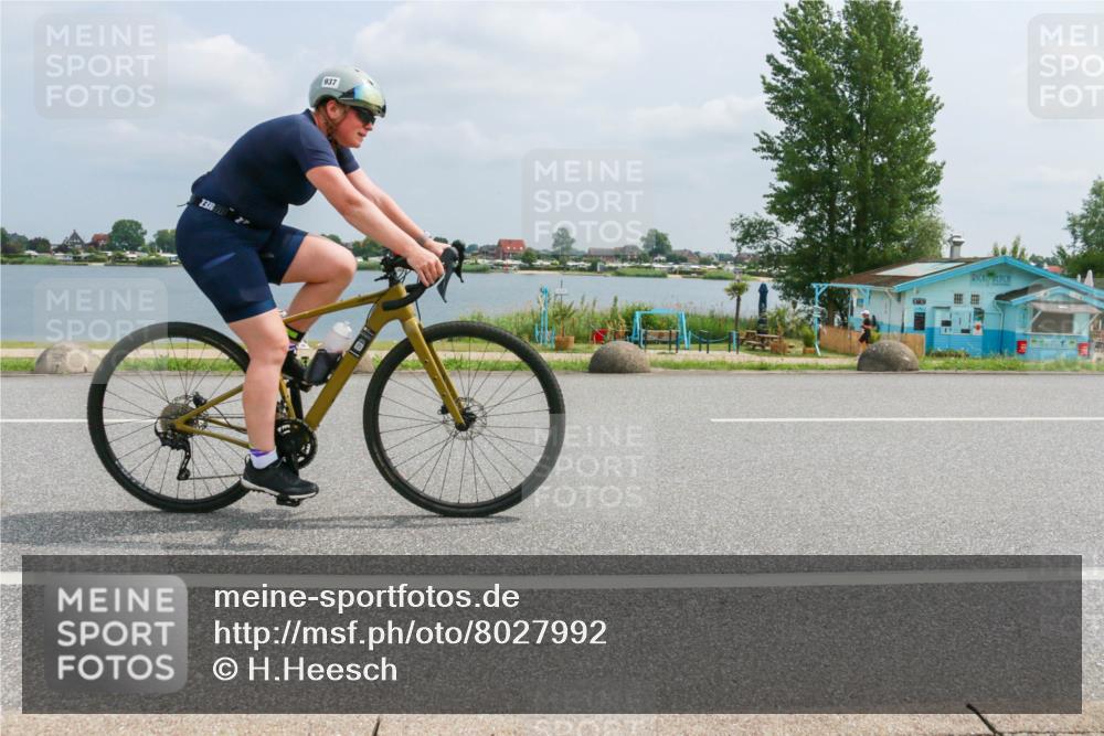 21.06.2025 - 27. Vierlanden-Triathlon H.Heesch http://msf.ph/oto/8027992 15.06.2025 12:22:03 Radfahren 794, 900, 937 meine-sportfotos.de
