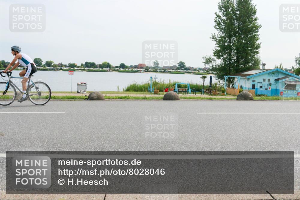 15.06.2025 - 27. Vierlanden-Triathlon H.Heesch http://msf.ph/oto/8028046 15.06.2025 10:28:47 Radfahren 26, 71 meine-sportfotos.de