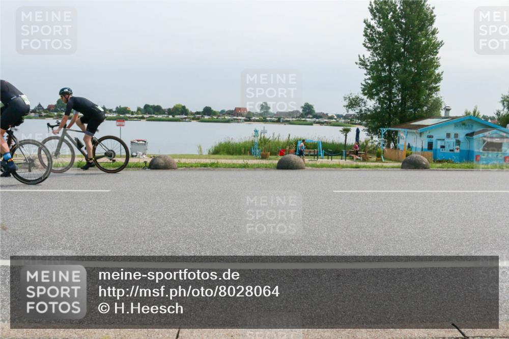 15.06.2025 - 27. Vierlanden-Triathlon H.Heesch http://msf.ph/oto/8028064 15.06.2025 11:22:41 Radfahren 785, 791, 951, 960 meine-sportfotos.de