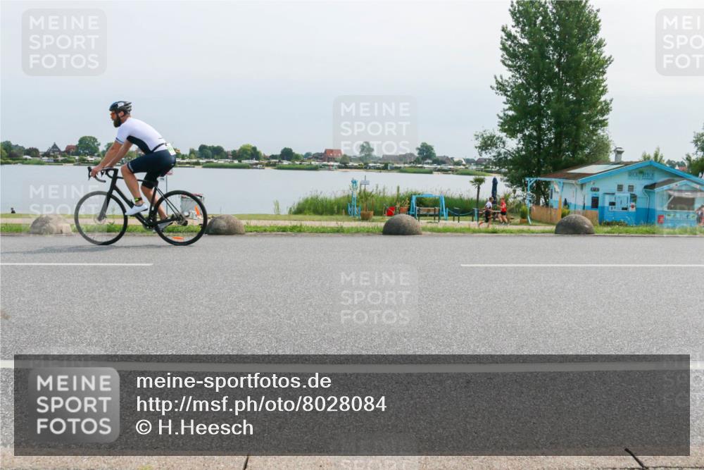15.06.2025 - 27. Vierlanden-Triathlon H.Heesch http://msf.ph/oto/8028084 15.06.2025 11:22:53 Radfahren 776 meine-sportfotos.de