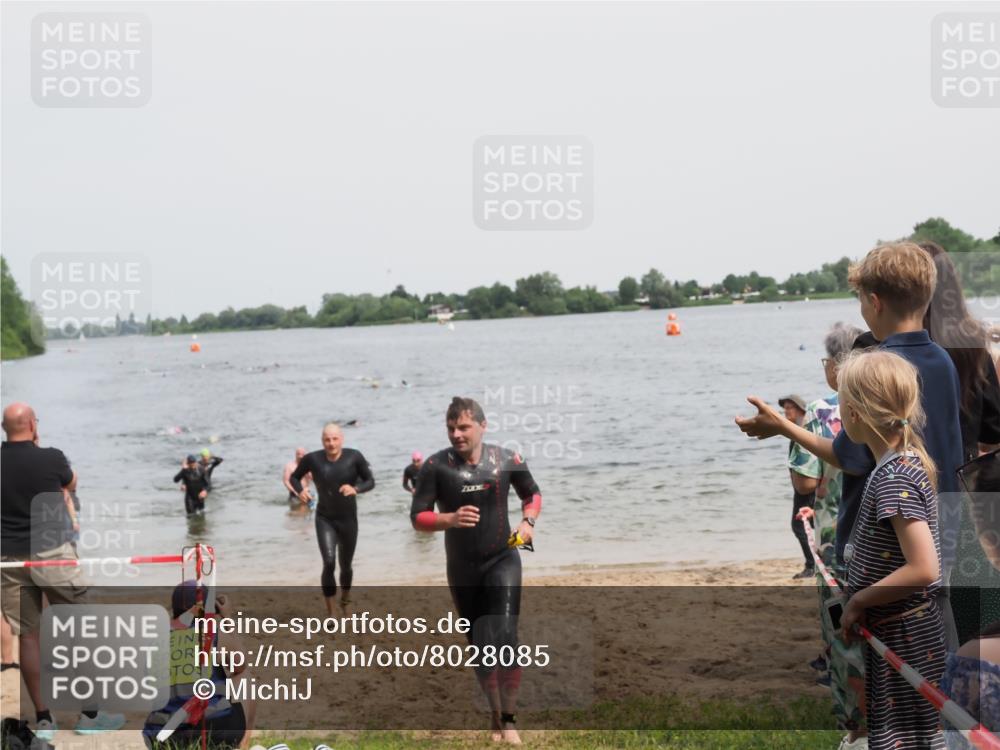 21.06.2025 - 27. Vierlanden-Triathlon MichiJ http://msf.ph/oto/8028085 15.06.2026 10:58:27 Schwimmen 643, 710, 732, 741 meine-sportfotos.de