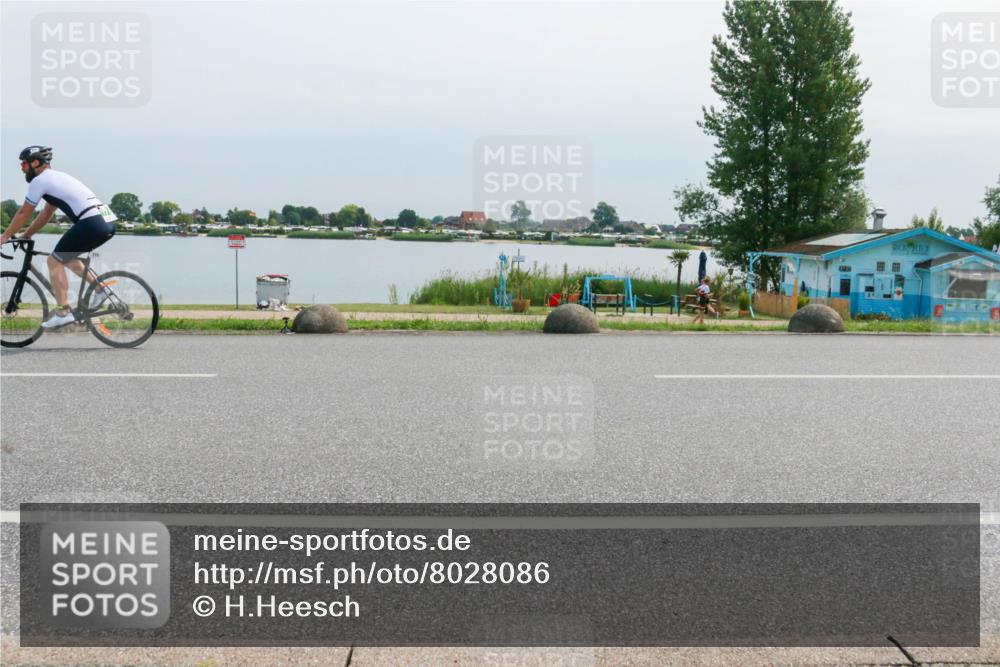 15.06.2025 - 27. Vierlanden-Triathlon H.Heesch http://msf.ph/oto/8028086 15.06.2025 11:22:53 Radfahren 776 meine-sportfotos.de