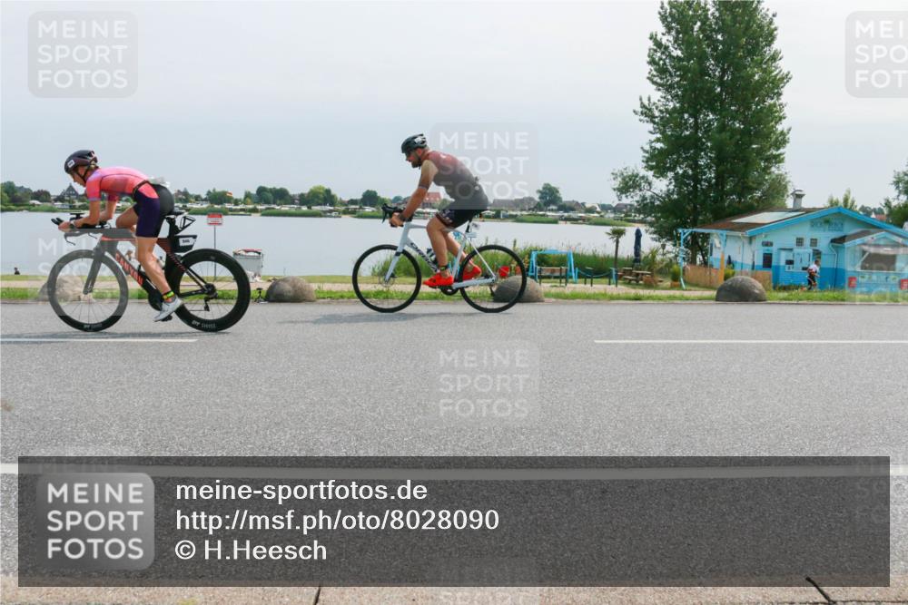 15.06.2025 - 27. Vierlanden-Triathlon H.Heesch http://msf.ph/oto/8028090 15.06.2025 11:22:56 Radfahren 109, 770, 776, 946 meine-sportfotos.de
