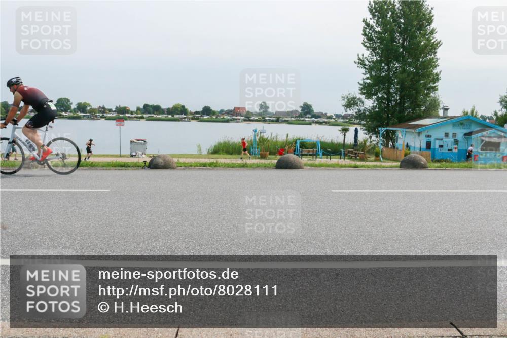 15.06.2025 - 27. Vierlanden-Triathlon H.Heesch http://msf.ph/oto/8028111 15.06.2025 11:22:56 Radfahren 109, 770, 776, 946 meine-sportfotos.de