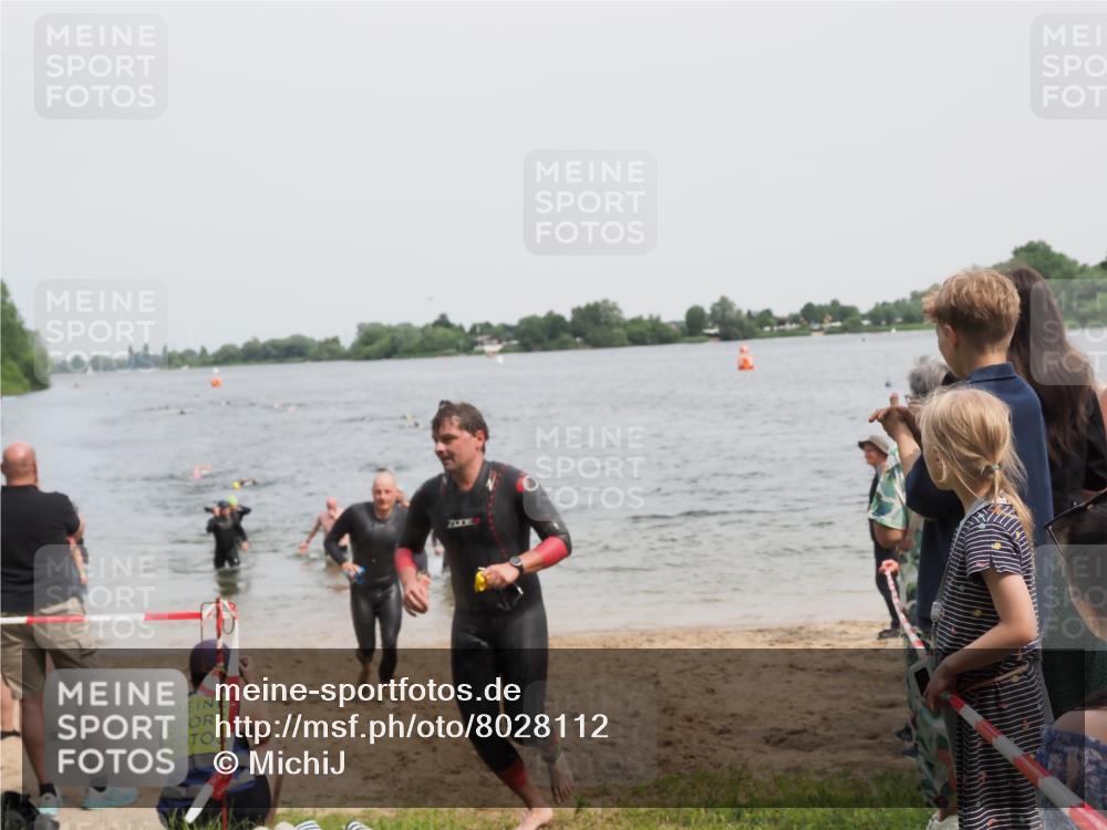 21.06.2025 - 27. Vierlanden-Triathlon MichiJ http://msf.ph/oto/8028112 15.06.2026 10:58:28 Schwimmen 643, 710, 732, 741 meine-sportfotos.de