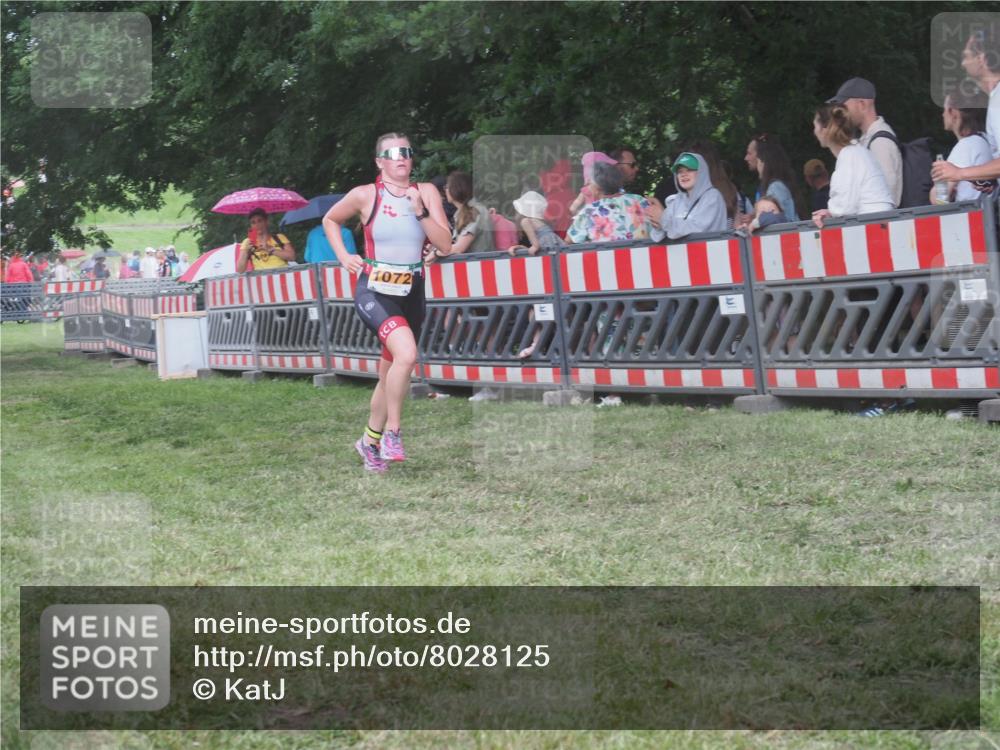 21.06.2025 - 27. Vierlanden-Triathlon KatJ http://msf.ph/oto/8028125 15.06.2025 13:32:02 Ziel 836, 861, 1072 meine-sportfotos.de