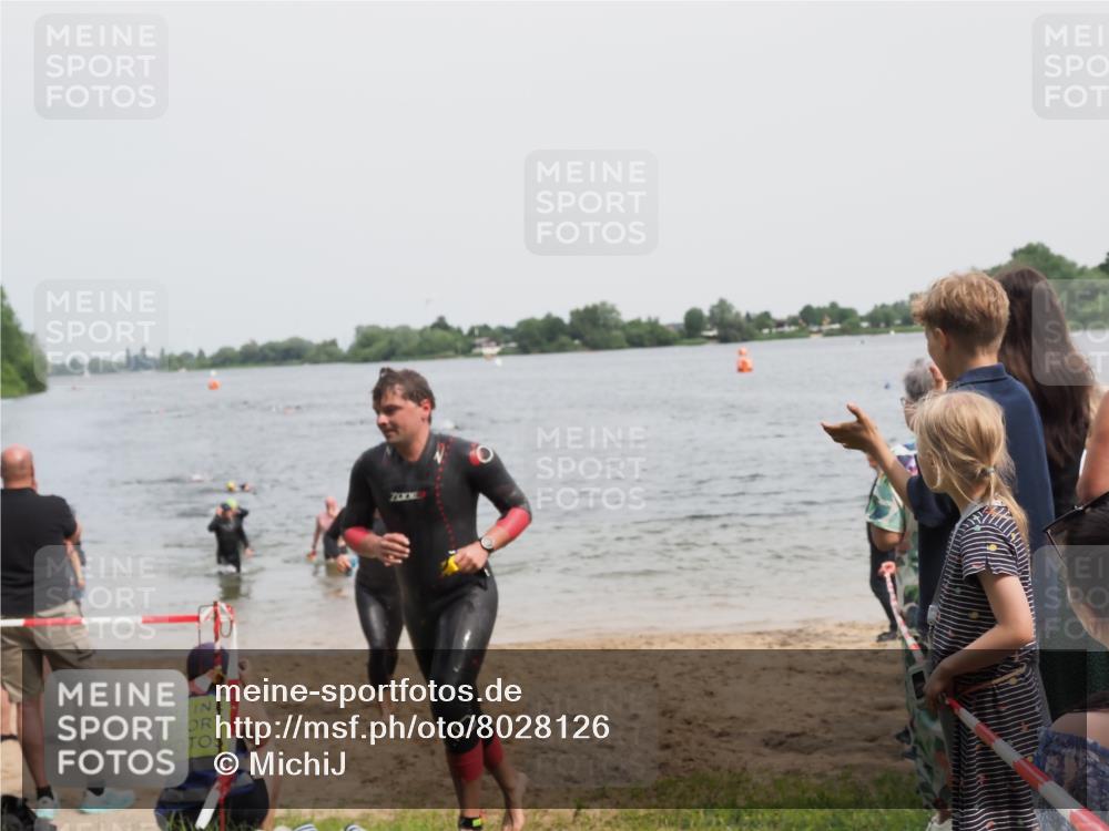 21.06.2025 - 27. Vierlanden-Triathlon MichiJ http://msf.ph/oto/8028126 15.06.2026 10:58:28 Schwimmen 643, 710, 732, 741 meine-sportfotos.de