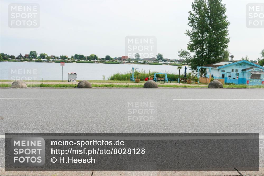 15.06.2025 - 27. Vierlanden-Triathlon H.Heesch http://msf.ph/oto/8028128 15.06.2025 10:28:49 Radfahren 26, 71, 200 meine-sportfotos.de