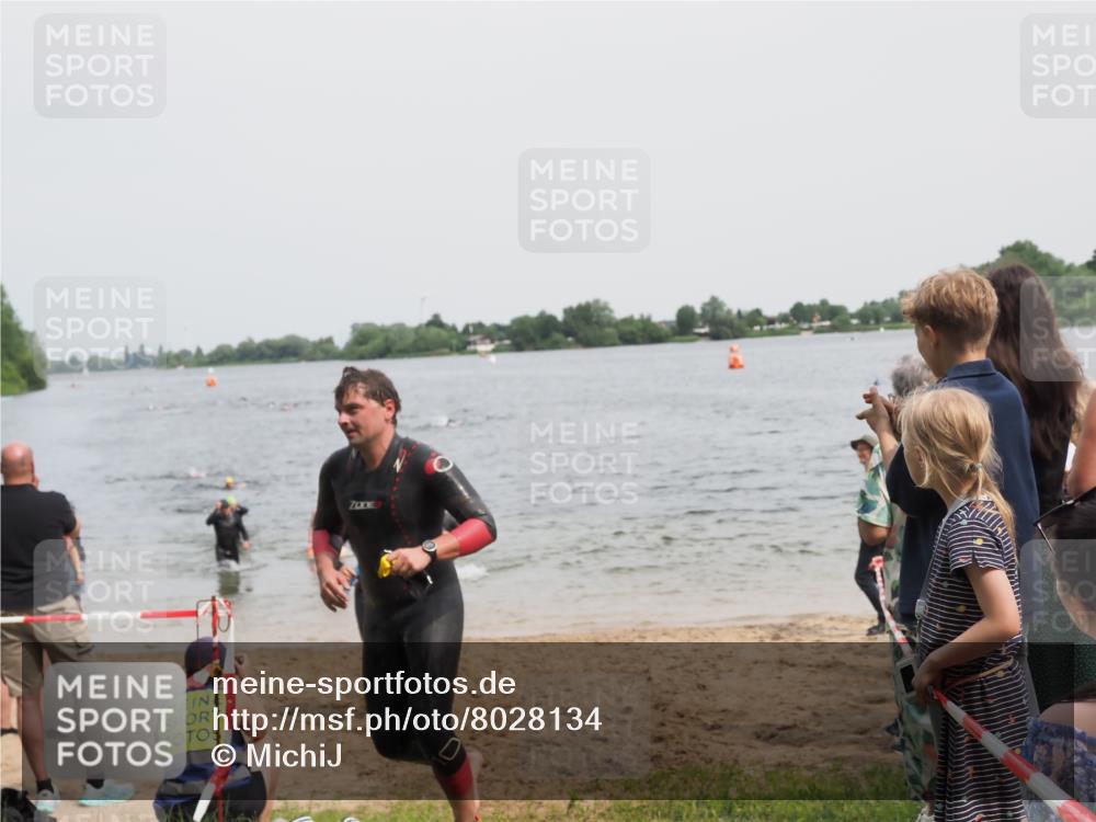 21.06.2025 - 27. Vierlanden-Triathlon MichiJ http://msf.ph/oto/8028134 15.06.2026 10:58:28 Schwimmen 643, 710, 732, 741 meine-sportfotos.de