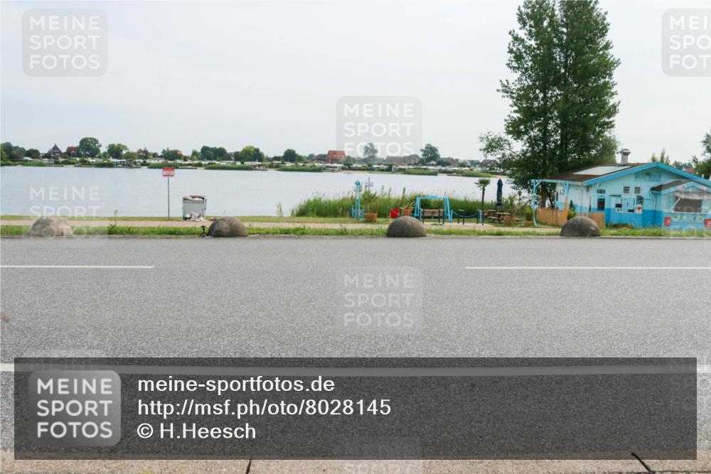 15.06.2025 - 27. Vierlanden-Triathlon H.Heesch http://msf.ph/oto/8028145 15.06.2025 10:28:49 Radfahren 26, 71, 200 meine-sportfotos.de