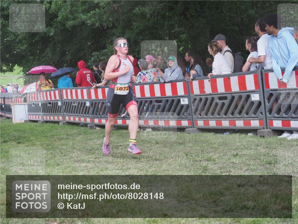 21.06.2025 - 27. Vierlanden-Triathlon KatJ http://msf.ph/oto/8028148 15.06.2025 13:32:02 Ziel 836, 861, 1072 meine-sportfotos.de