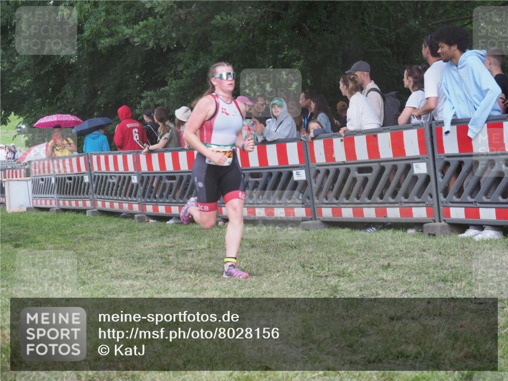 21.06.2025 - 27. Vierlanden-Triathlon KatJ http://msf.ph/oto/8028156 15.06.2025 13:32:02 Ziel 836, 861, 1072 meine-sportfotos.de