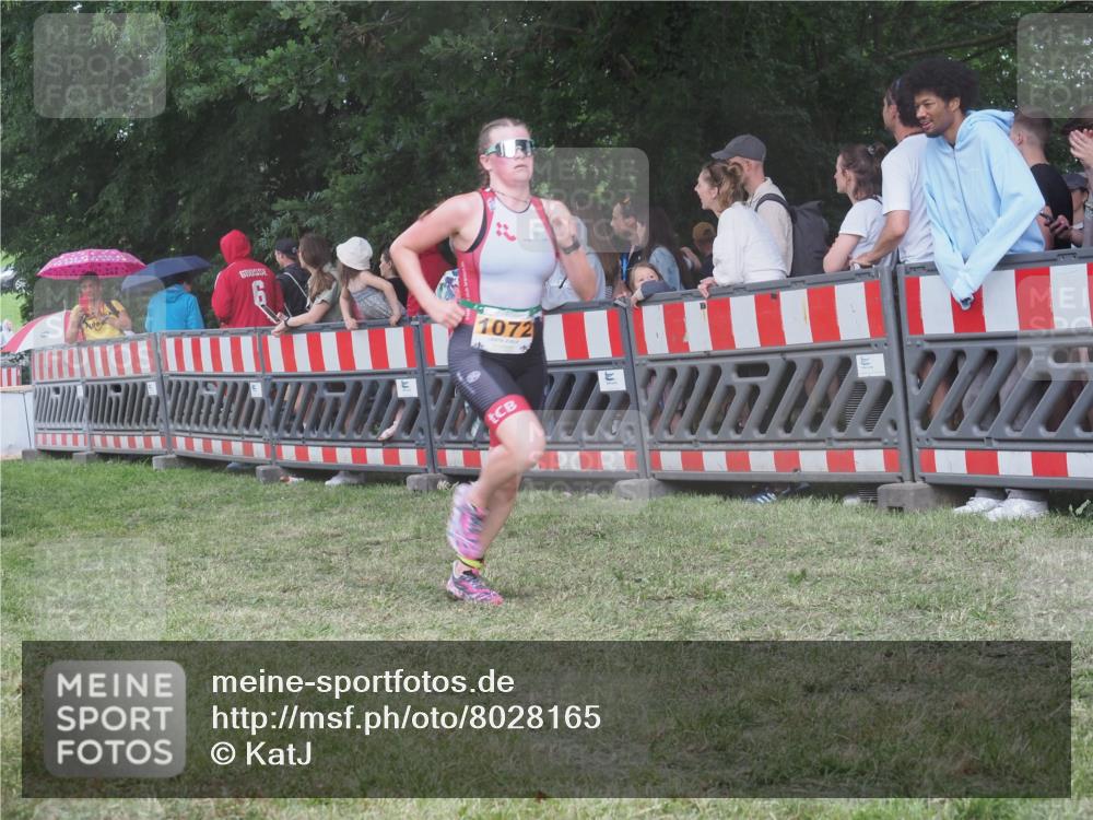 21.06.2025 - 27. Vierlanden-Triathlon KatJ http://msf.ph/oto/8028165 15.06.2025 13:32:03 Ziel 836, 861, 1072 meine-sportfotos.de