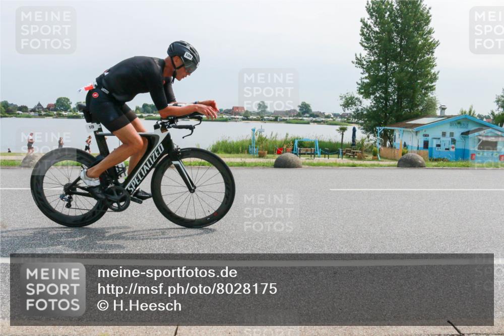 15.06.2025 - 27. Vierlanden-Triathlon H.Heesch http://msf.ph/oto/8028175 15.06.2025 11:22:58 Radfahren 109, 770, 776, 946 meine-sportfotos.de