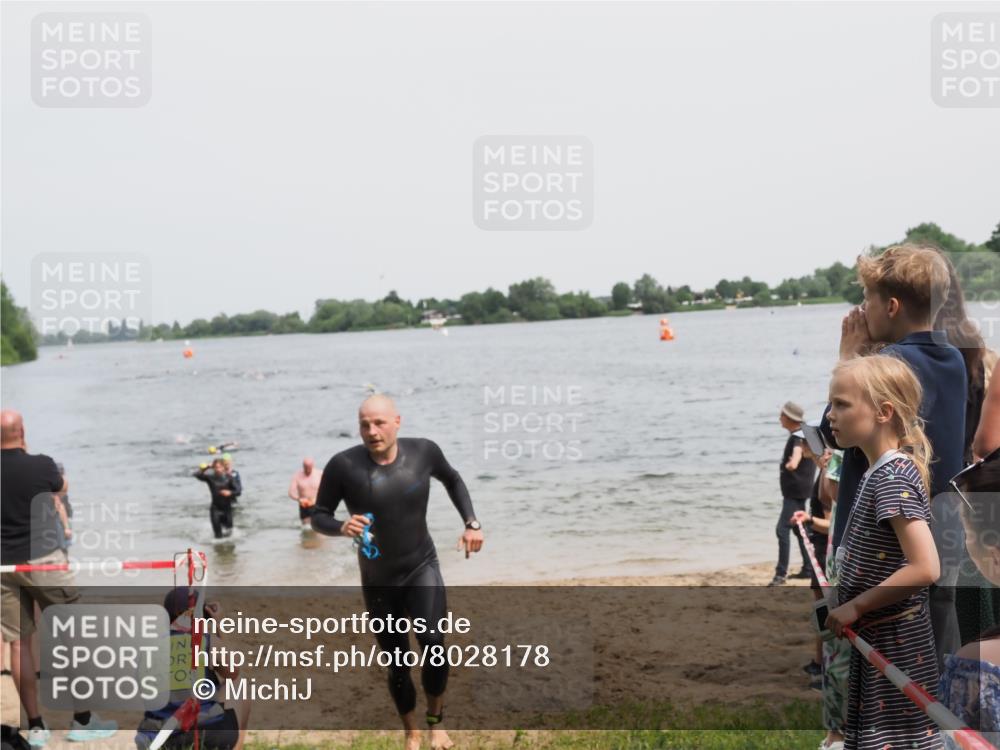 21.06.2025 - 27. Vierlanden-Triathlon MichiJ http://msf.ph/oto/8028178 15.06.2026 10:58:30 Schwimmen 636, 643, 710, 732, 741 meine-sportfotos.de