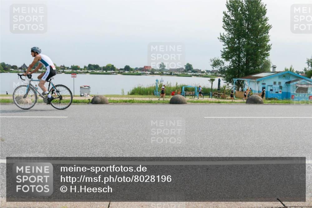 15.06.2025 - 27. Vierlanden-Triathlon H.Heesch http://msf.ph/oto/8028196 15.06.2025 11:23:06 Radfahren 34, 71, 963 meine-sportfotos.de