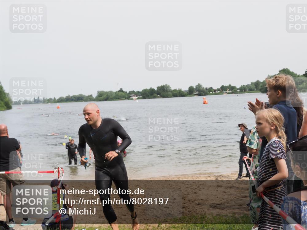 21.06.2025 - 27. Vierlanden-Triathlon MichiJ http://msf.ph/oto/8028197 15.06.2026 10:58:30 Schwimmen 636, 643, 710, 732, 741 meine-sportfotos.de