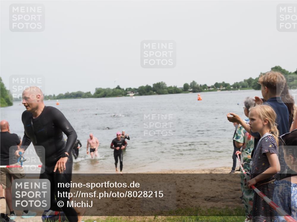 21.06.2025 - 27. Vierlanden-Triathlon MichiJ http://msf.ph/oto/8028215 15.06.2026 10:58:31 Schwimmen 636, 643, 732, 741, 747 meine-sportfotos.de