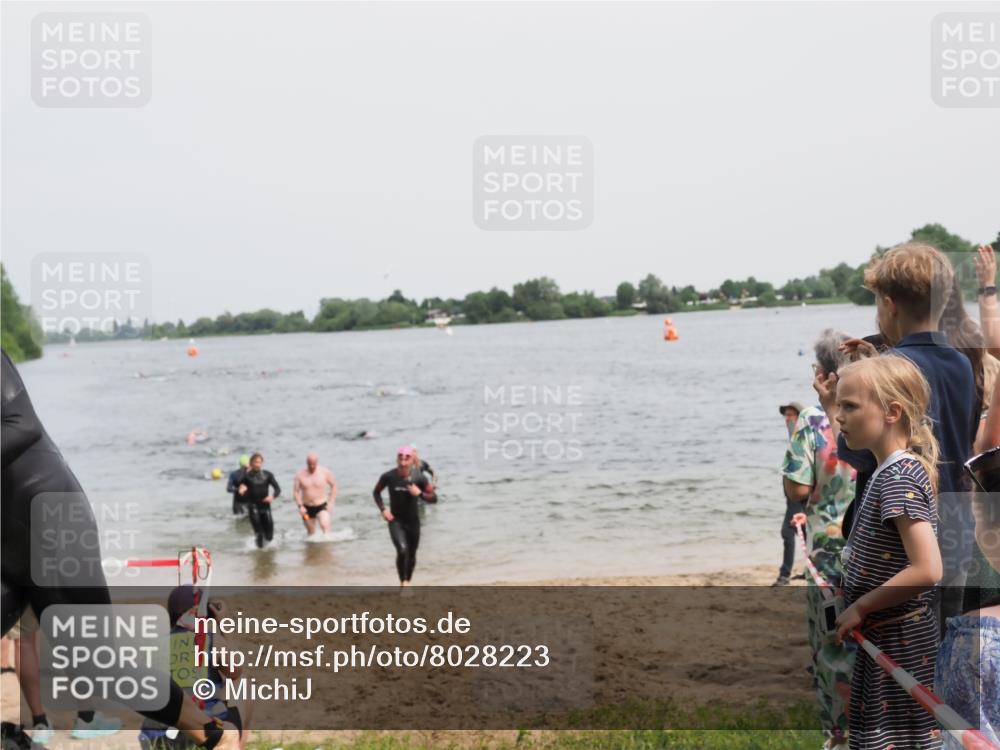 21.06.2025 - 27. Vierlanden-Triathlon MichiJ http://msf.ph/oto/8028223 15.06.2026 10:58:31 Schwimmen 636, 643, 732, 741, 747 meine-sportfotos.de