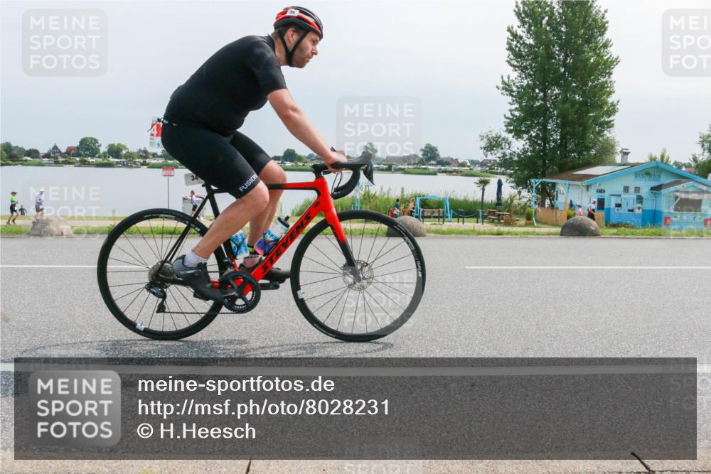 15.06.2025 - 27. Vierlanden-Triathlon H.Heesch http://msf.ph/oto/8028231 15.06.2025 11:23:11 Radfahren 34, 71 meine-sportfotos.de