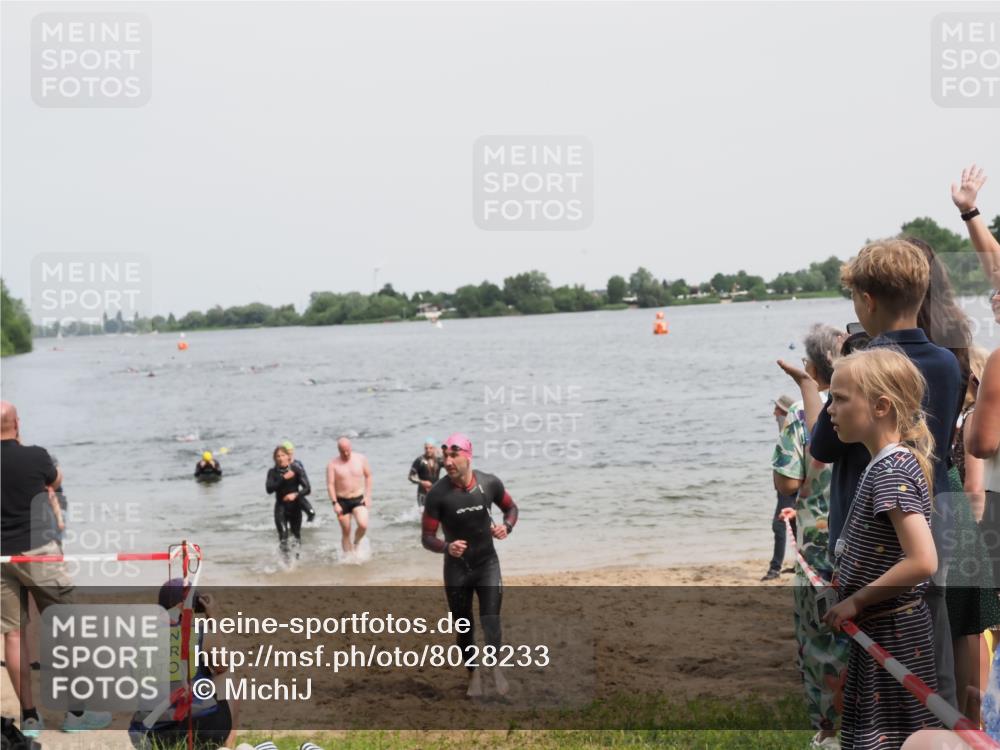 21.06.2025 - 27. Vierlanden-Triathlon MichiJ http://msf.ph/oto/8028233 15.06.2026 10:58:33 Schwimmen 636, 643, 667, 684, 732, 741, 747 meine-sportfotos.de