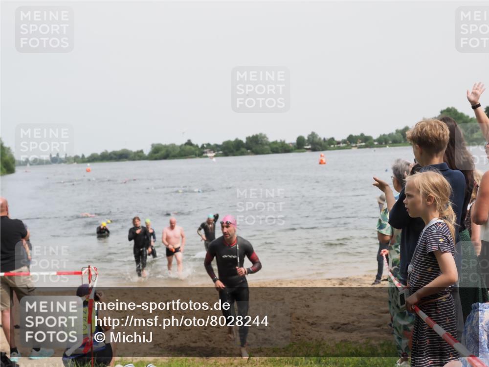 21.06.2025 - 27. Vierlanden-Triathlon MichiJ http://msf.ph/oto/8028244 15.06.2026 10:58:33 Schwimmen 636, 643, 667, 684, 732, 741, 747 meine-sportfotos.de